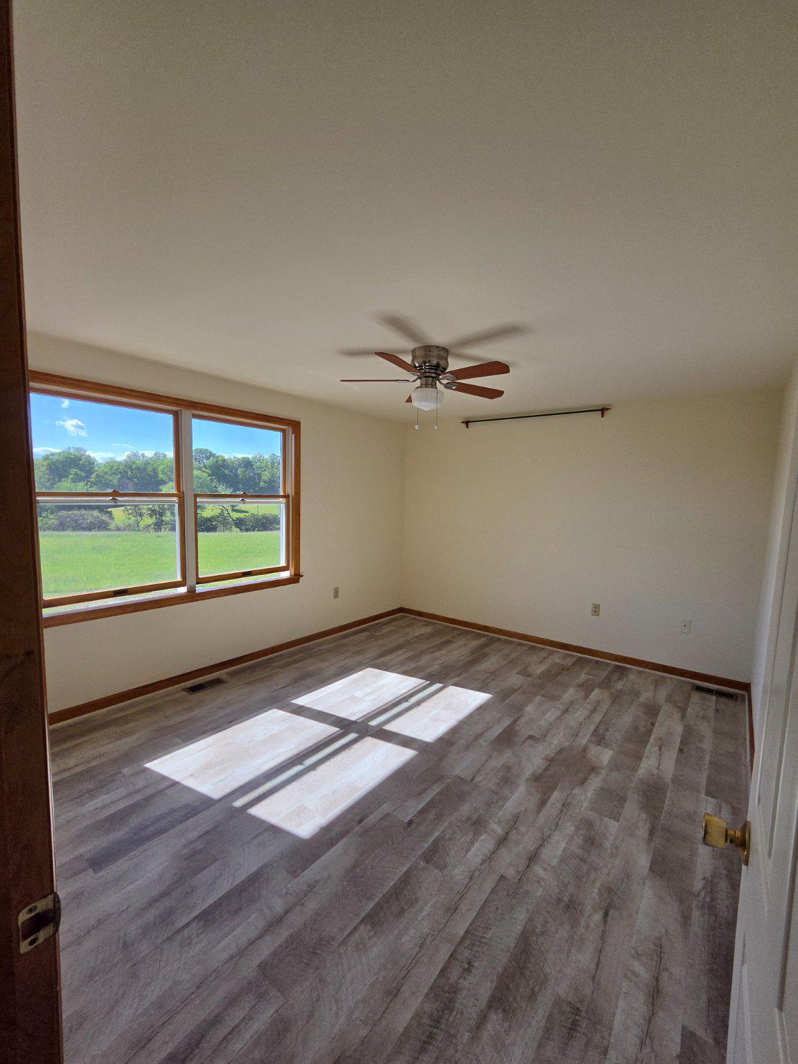 9471 Conde Road Marshall, VA 20115 - Photo 5 of 10 Spacious Bedroom