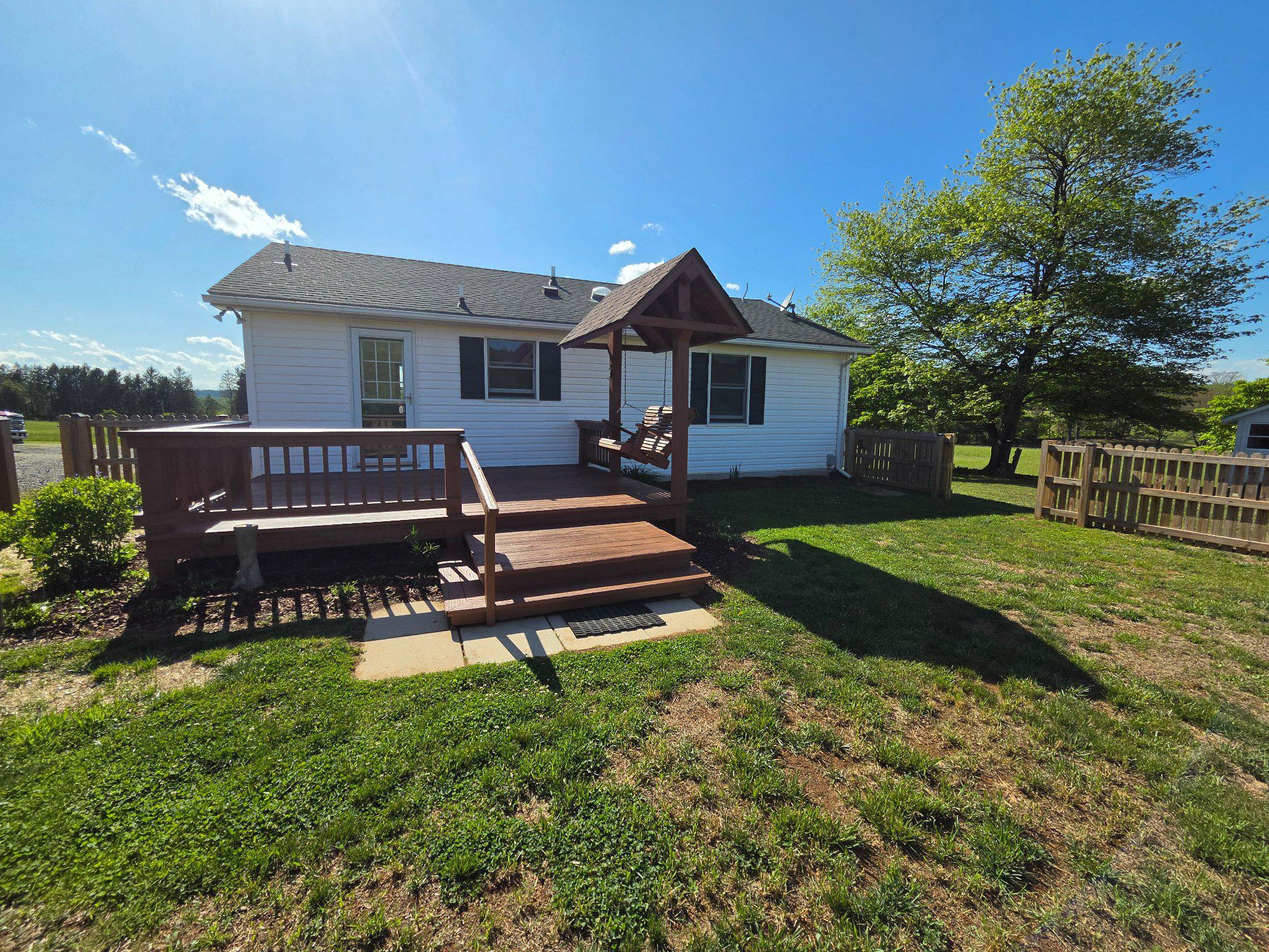 9471 Conde Road Marshall, VA 20115 - Photo 9 of 10 Large and inviting deck.