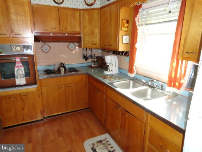 7825 Belgaro Road Laurel, MD 20723 - Photo 20 of 29 Kitchen