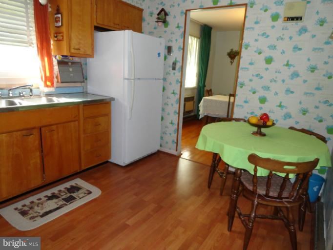 7825 Belgaro Road Laurel, MD 20723 - Photo 10 of 29 Kitchen