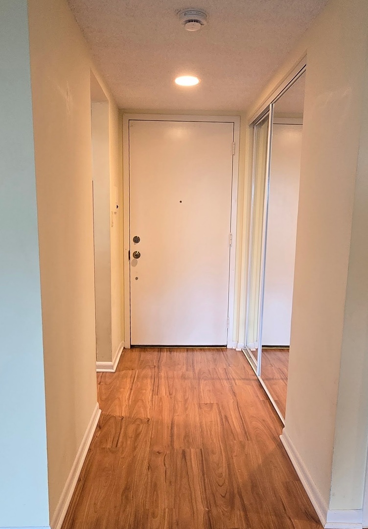 690 Chandler Road, Unit 408 Gurnee, IL 60031 - Photo 8 of 20 Gallery Image 8