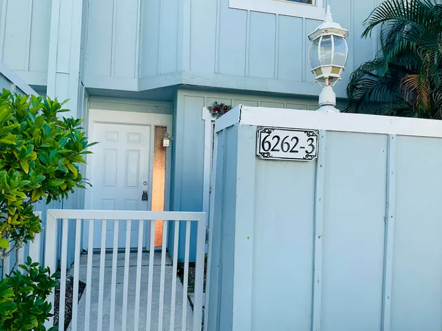 $2,500 | 6262 Riverwalk Lane, Unit 3, Jupiter, FL 33458