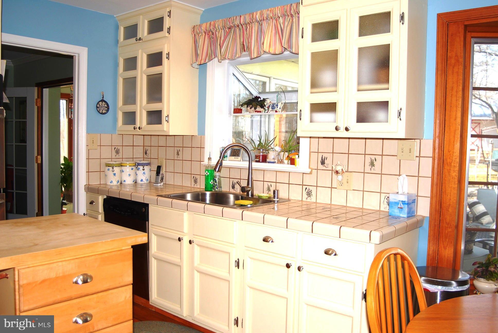 6208 Snow Mountain Road Broad Run, VA 20137 - Photo 16 of 29 Kitchen