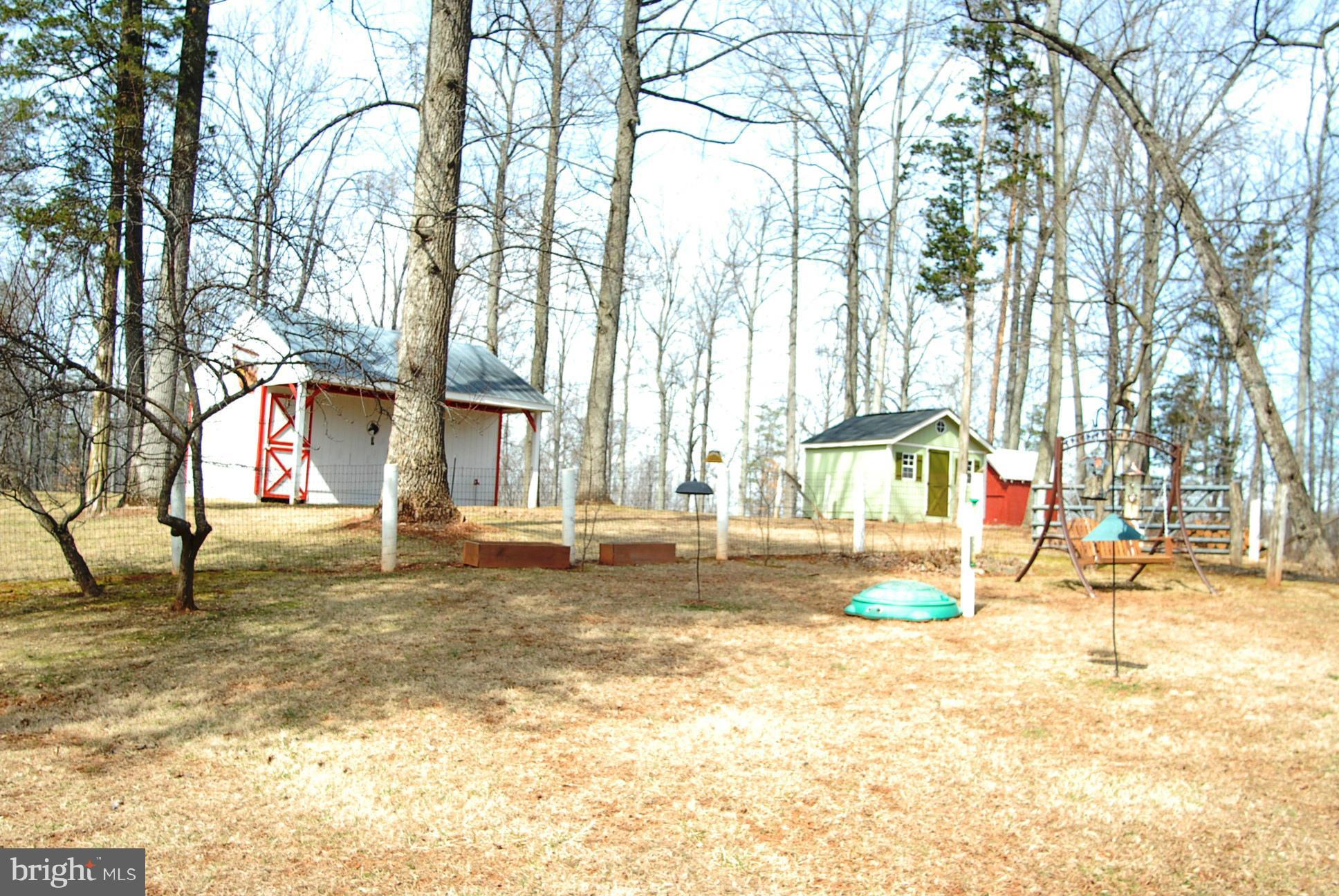 6208 Snow Mountain Road Broad Run, VA 20137 - Photo 4 of 29 barn and pasture