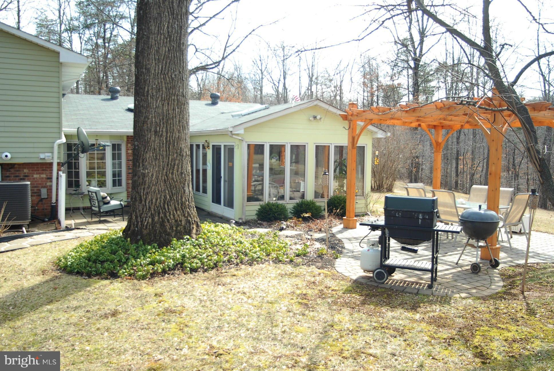6208 Snow Mountain Road Broad Run, VA 20137 - Photo 8 of 29 rear of home