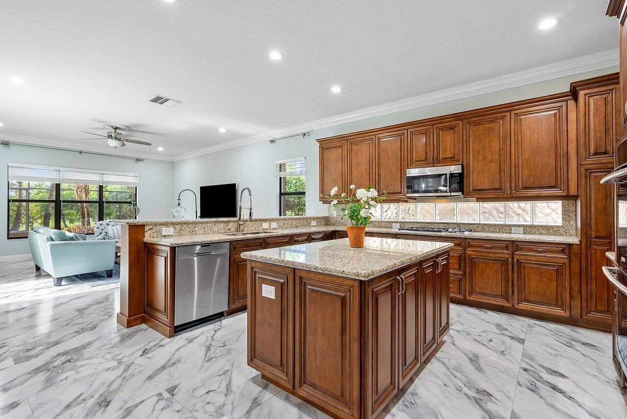 9777 Equus Circle Boynton Beach, FL 33472 - Photo 11 of 69 9777 Equus - 2024 (4)