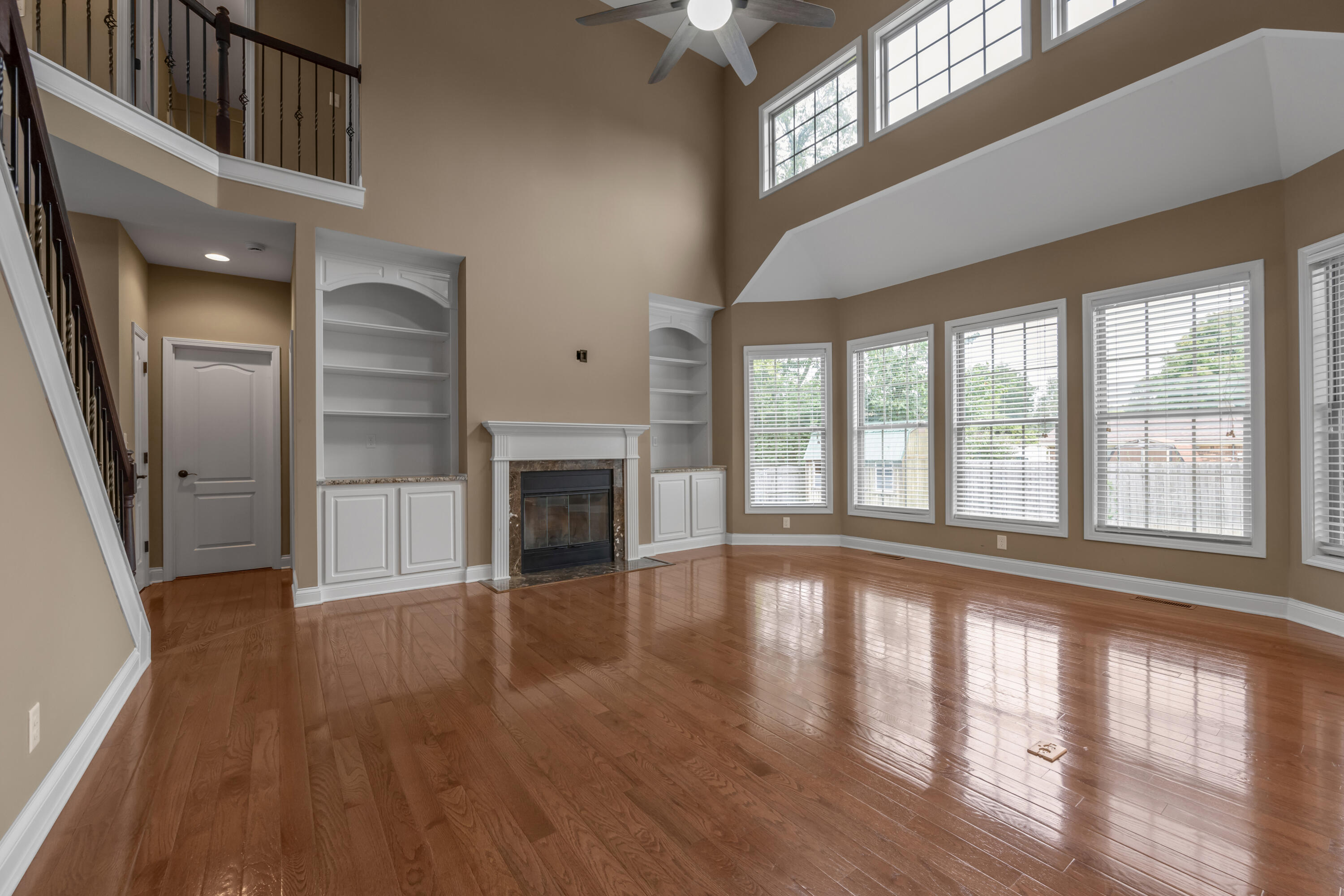 521 Raven Road Versailles, KY 40383 - Photo 22 of 82 Living Room