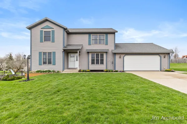 $465,000 | 2927 Valley Avenue Northwest, Grand Rapids, MI 49544