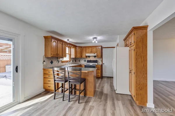 $465,000 | 2927 Valley Avenue Northwest, Grand Rapids, MI 49544