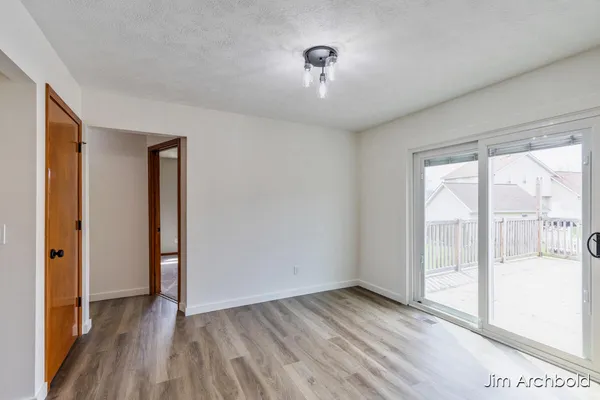 $465,000 | 2927 Valley Avenue Northwest, Grand Rapids, MI 49544