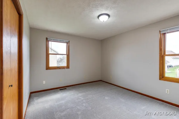 $465,000 | 2927 Valley Avenue Northwest, Grand Rapids, MI 49544