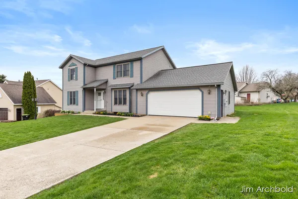 $465,000 | 2927 Valley Avenue Northwest, Grand Rapids, MI 49544