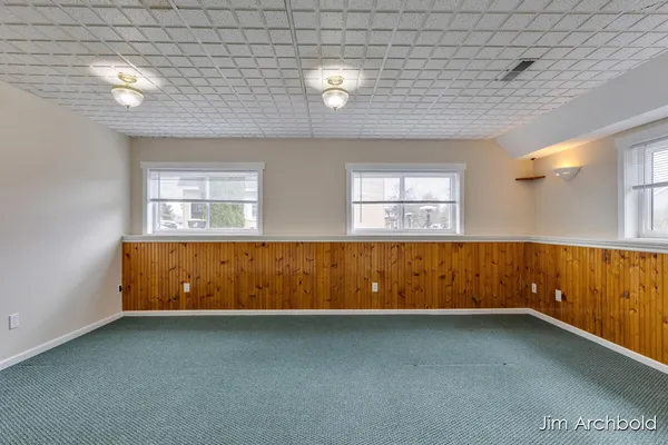 $465,000 | 2927 Valley Avenue Northwest, Grand Rapids, MI 49544