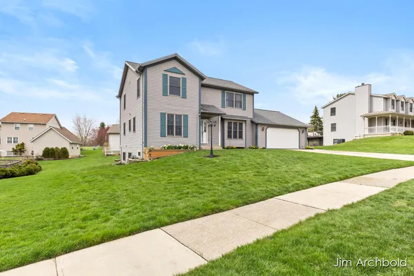 $465,000 | 2927 Valley Avenue Northwest, Grand Rapids, MI 49544