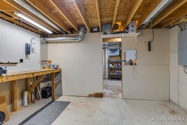 $465,000 | 2927 Valley Avenue Northwest, Grand Rapids, MI 49544