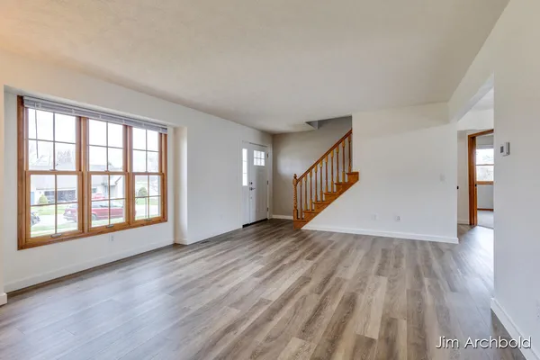 $465,000 | 2927 Valley Avenue Northwest, Grand Rapids, MI 49544