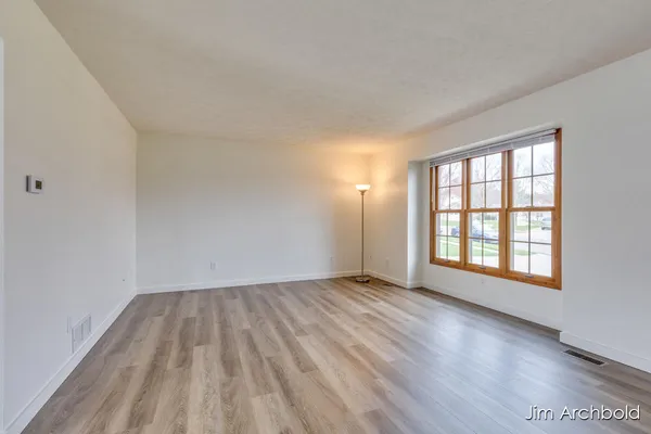 $465,000 | 2927 Valley Avenue Northwest, Grand Rapids, MI 49544