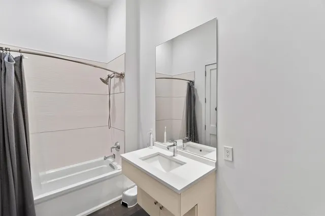 $5,750 | 304 Pavonia Avenue, Unit 102A, Jersey City, NJ 07302