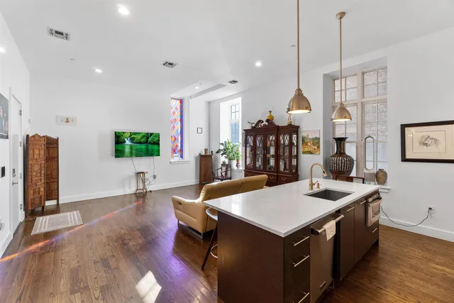 $5,750 | 304 Pavonia Avenue, Unit 102A, Jersey City, NJ 07302