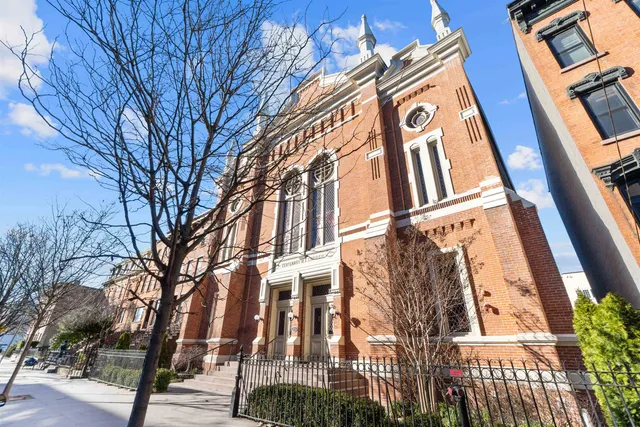 $5,750 | 304 Pavonia Avenue, Unit 102A, Jersey City, NJ 07302