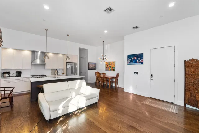 $5,750 | 304 Pavonia Avenue, Unit 102A, Jersey City, NJ 07302