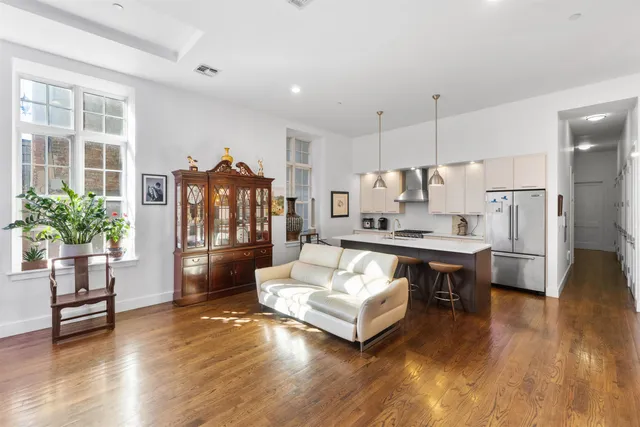 $5,750 | 304 Pavonia Avenue, Unit 102A, Jersey City, NJ 07302