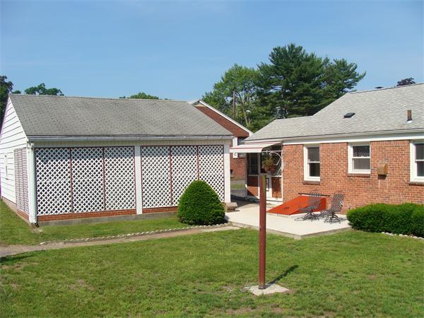 29 Whitmore Street Springfield, MA 01104 - Photo 6 of 30 Gallery Image 6