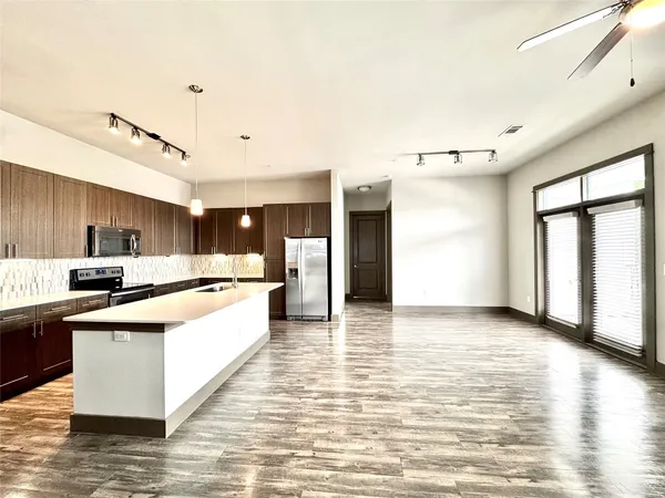 $2,020 | 5454 Washington Avenue, Unit 1433, Houston, TX 77007