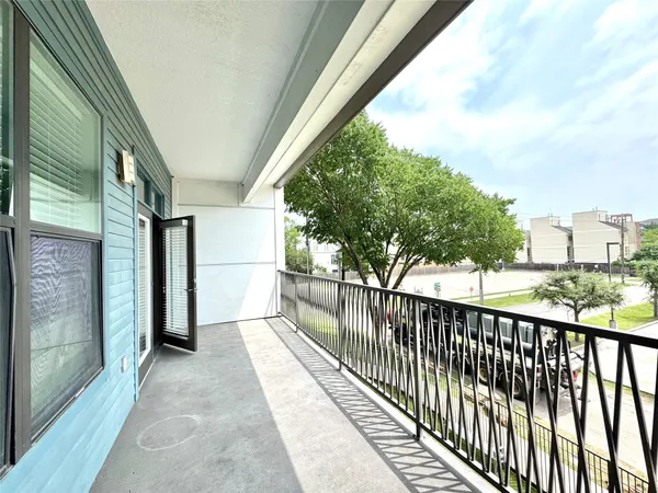 $1,910 | 5454 Washington Avenue, Unit 1403, Houston, TX 77007