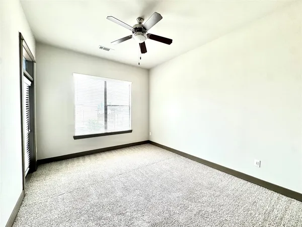 $1,910 | 5454 Washington Avenue, Unit 1403, Houston, TX 77007