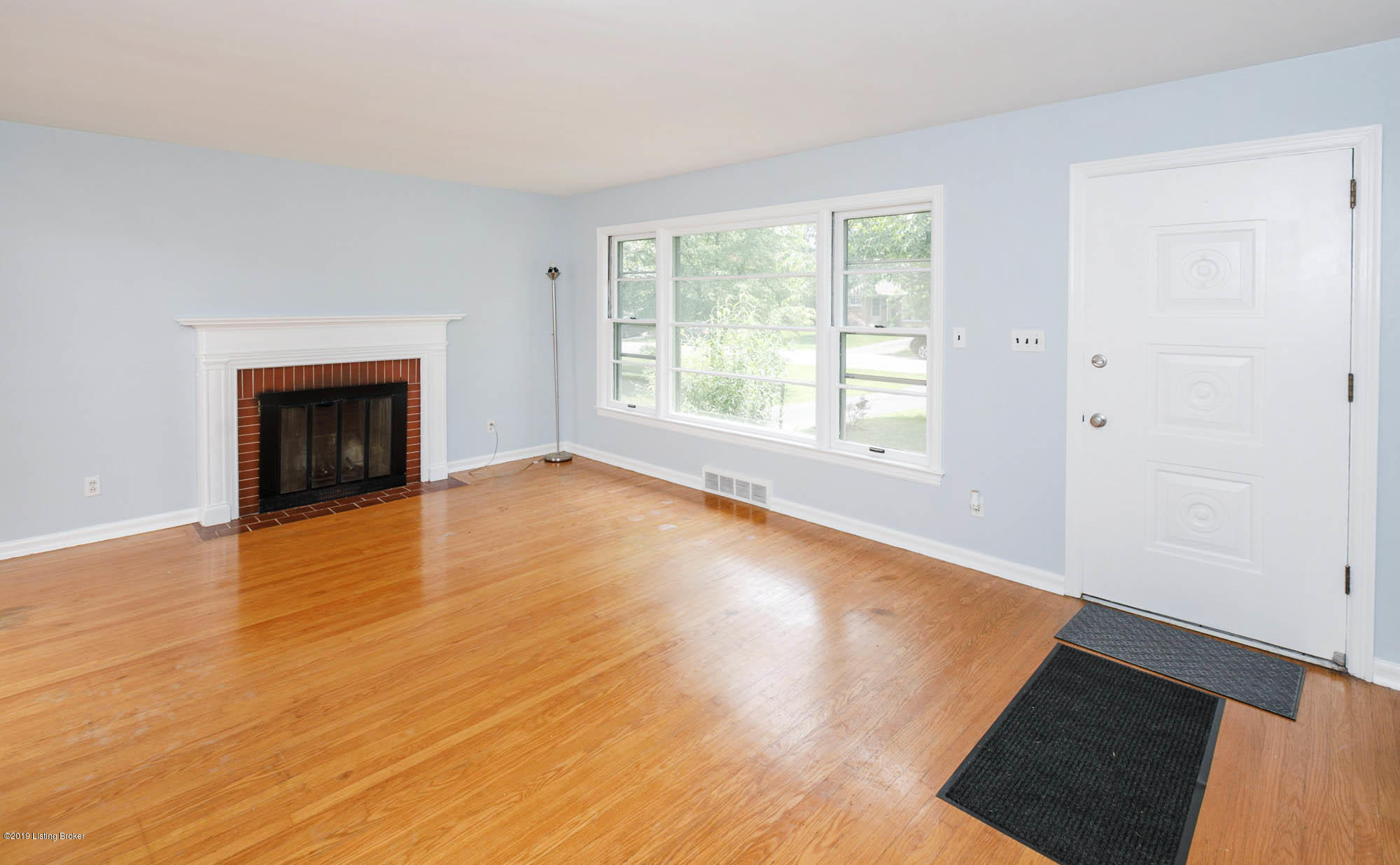 623 Indian Ridge Road Louisville, KY 40207 - Photo 4 of 37 008