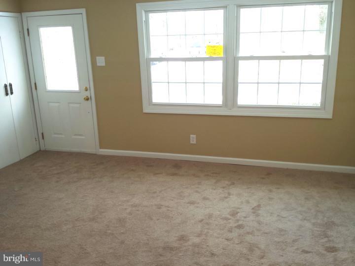 310 East Rudderow Avenue Maple Shade, NJ 08052 - Photo 8 of 20 Living Room