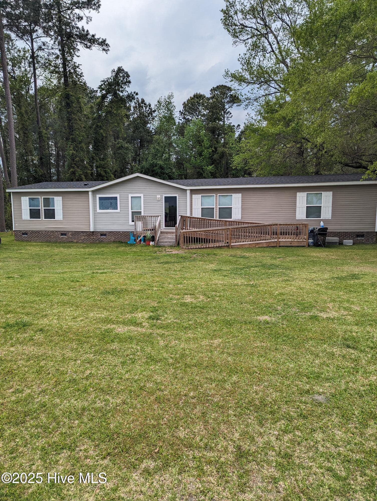 258 Bowen Road Harrells, NC 28444 - Photo 2 of 13 258 Bowen Road 5
