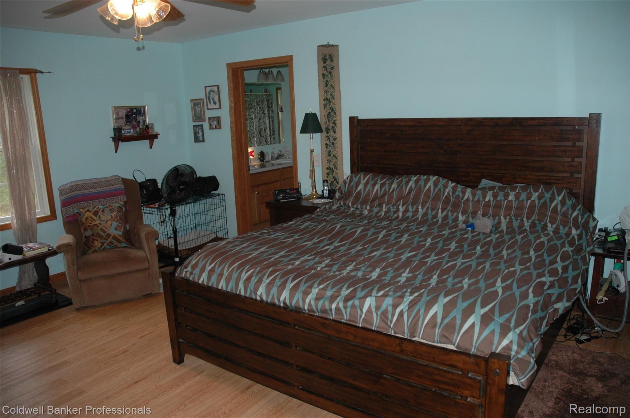 3661 North Lapeer Road Lapeer, MI 48446 - Photo 16 of 28 019.JPG Master Suite