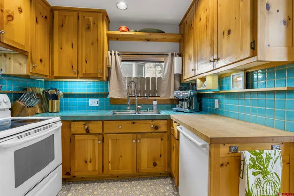 $895,000 | 960 East 4th Avenue, Durango, CO 81301