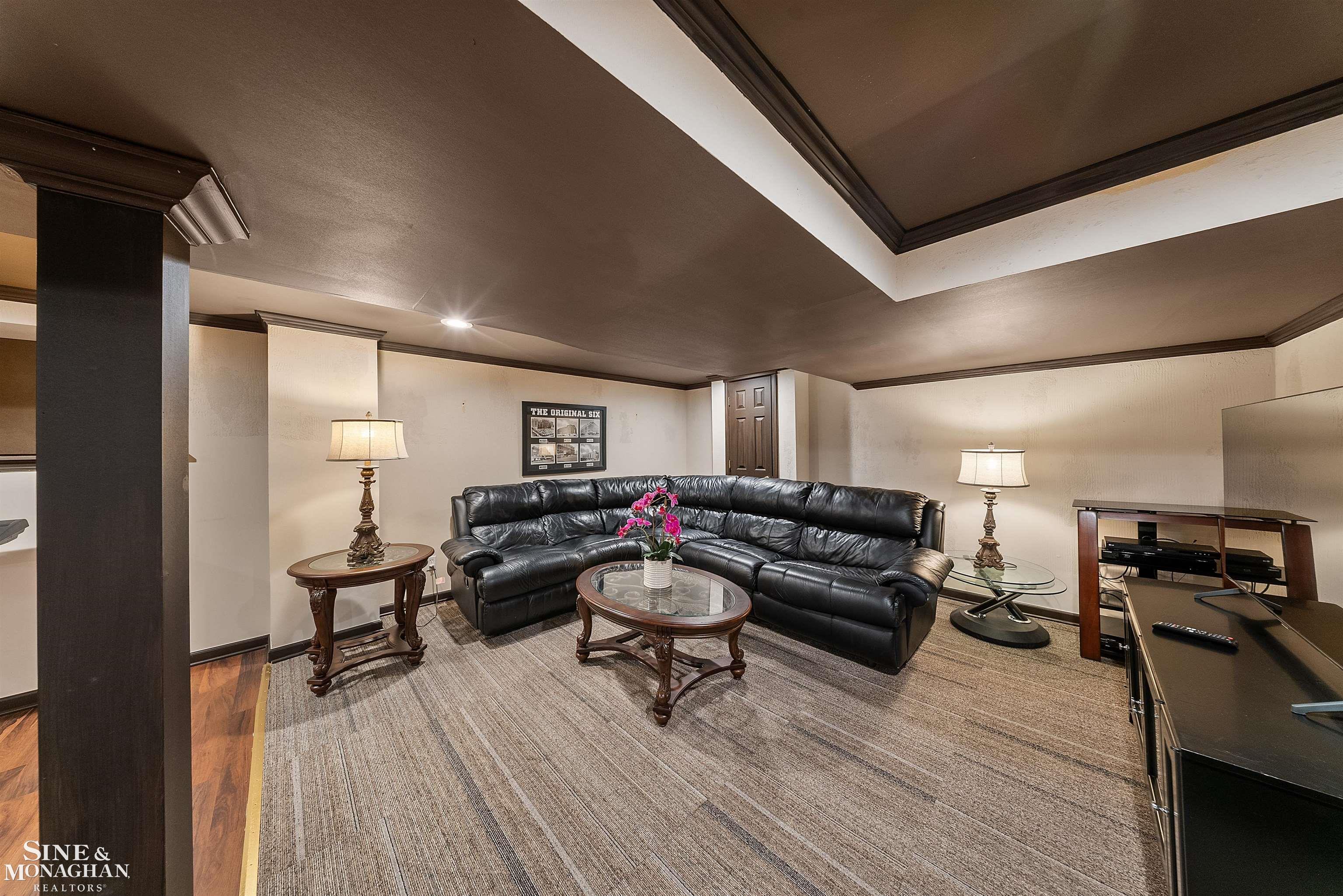 99 Renaud Road Grosse Pointe, MI 48236 - Photo 51 of 91 Basement Entertainment