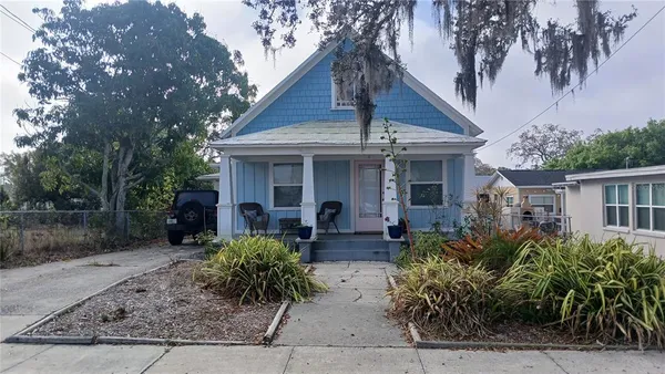 $1,400 | 542 Division Street, Tarpon Springs, FL 34689