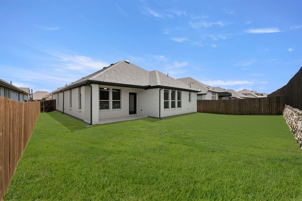 1321 Rothland Lane Red Oak, TX 75154 - Photo 3 of 33 1321 Rothland- Back-1