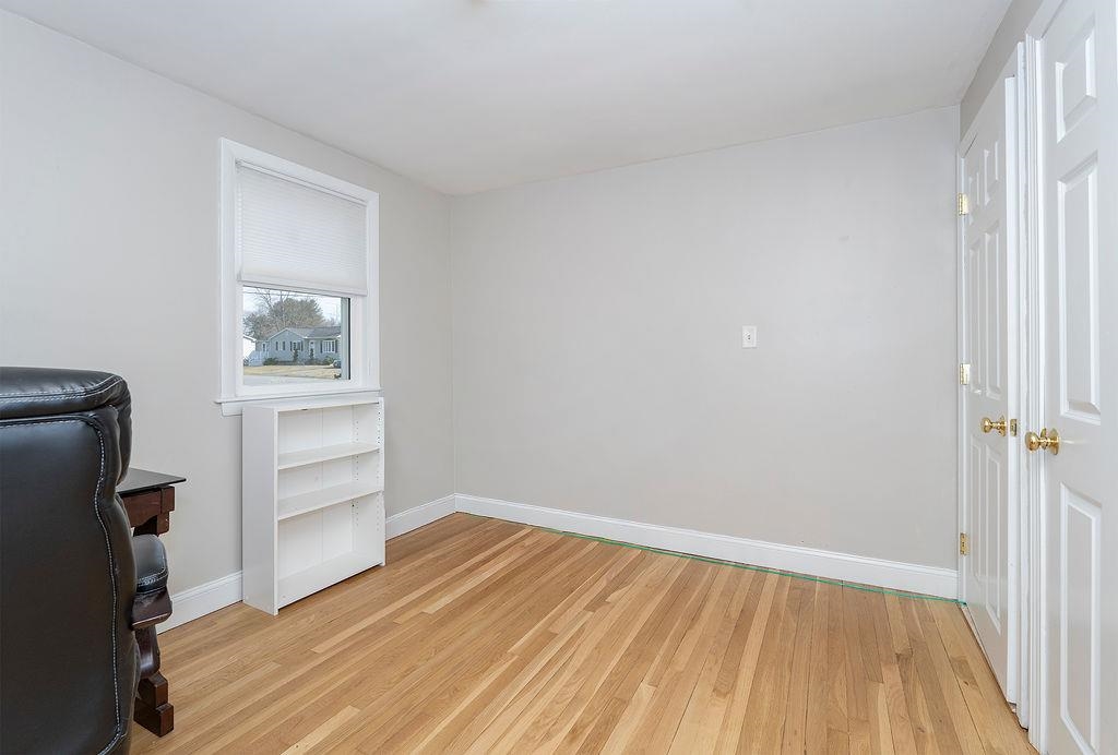 20 Colonial Drive Salem, NH 03079 - Photo 11 of 28