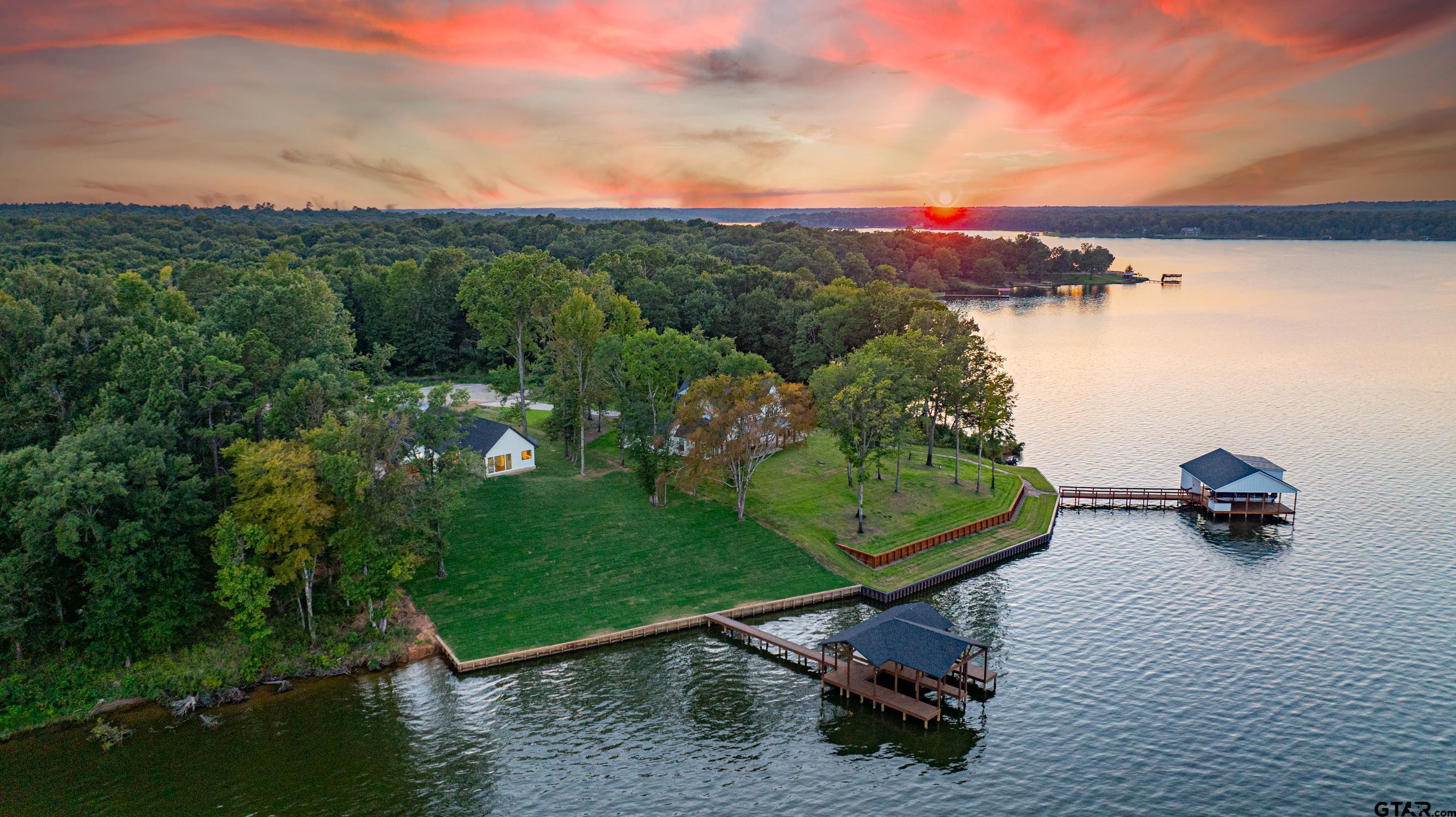 641 North Private Road Leesburg, TX 75451 - Photo 38 of 44 a view of a ocean from a balcony
