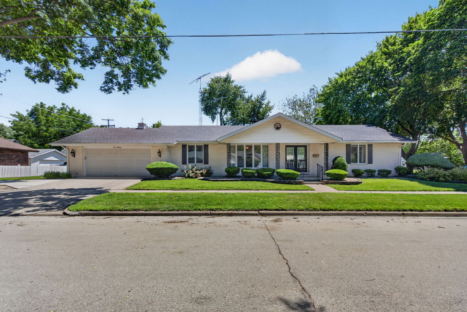 413 Price Street Morris, IL 60450 - Photo 1 of 25