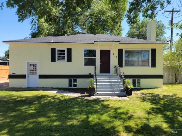 $415,000 | 715 East Lincoln Avenue, Nampa, ID 83686