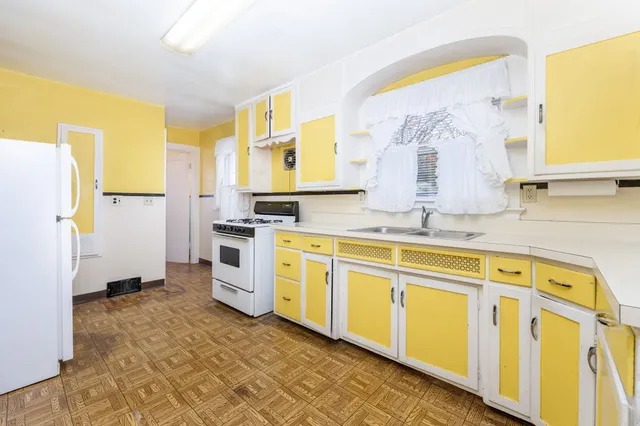 $279,900 | 116 Bushnell Avenue, Watertown, CT 06779