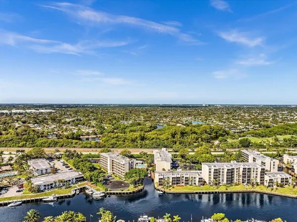 $4,000 | 21 Royal Palm Way, Unit 3030, Boca Raton, FL 33432