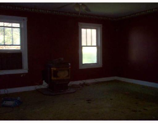 440 Johns Road Adrian, PA 16210 - Photo 3 of 6 Living Room.