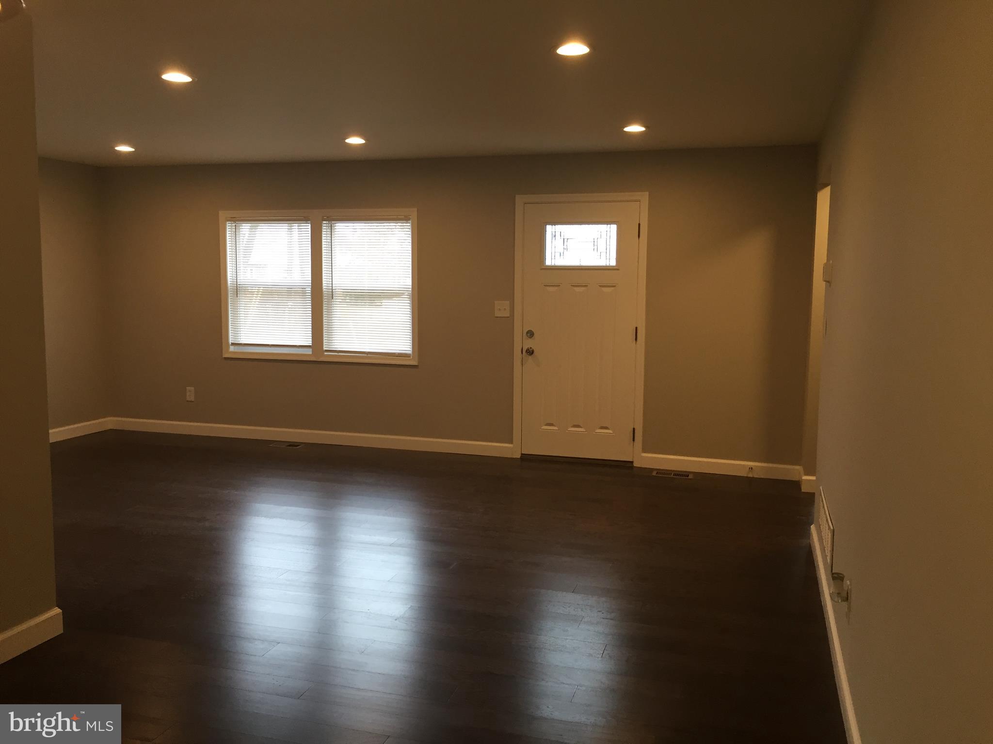 5912 Moorehead Road Baltimore, MD 21228 - Photo 5 of 29