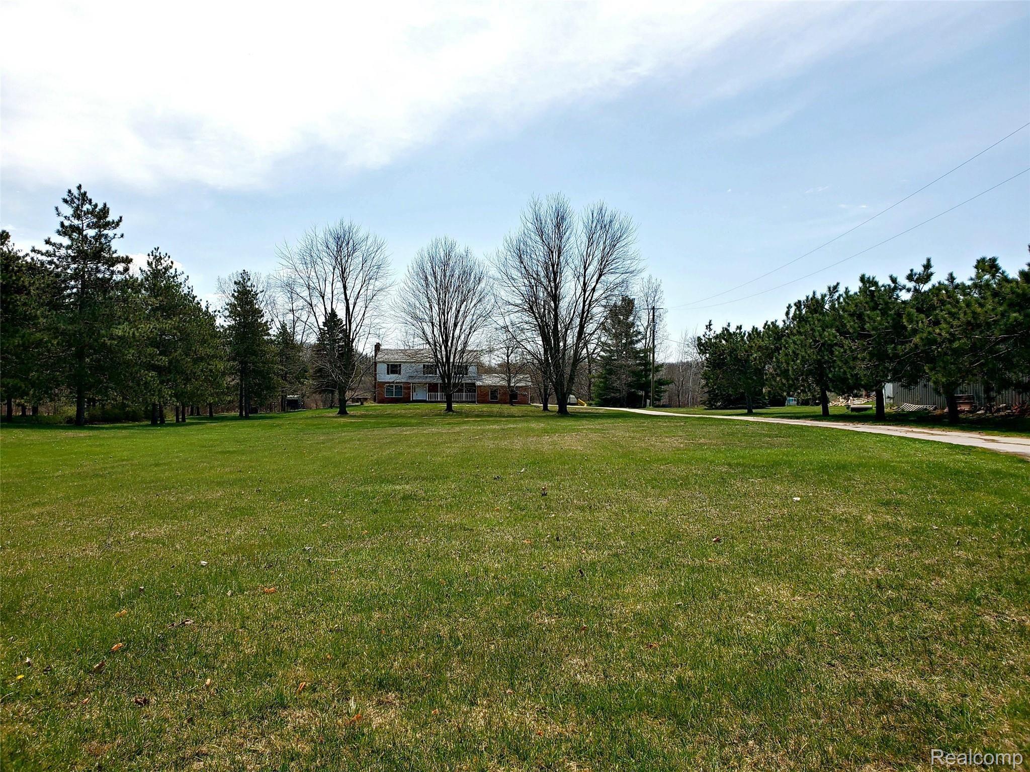 5051 Brigham Road Goodrich, MI 48438 - Photo 2 of 61 2.jpg