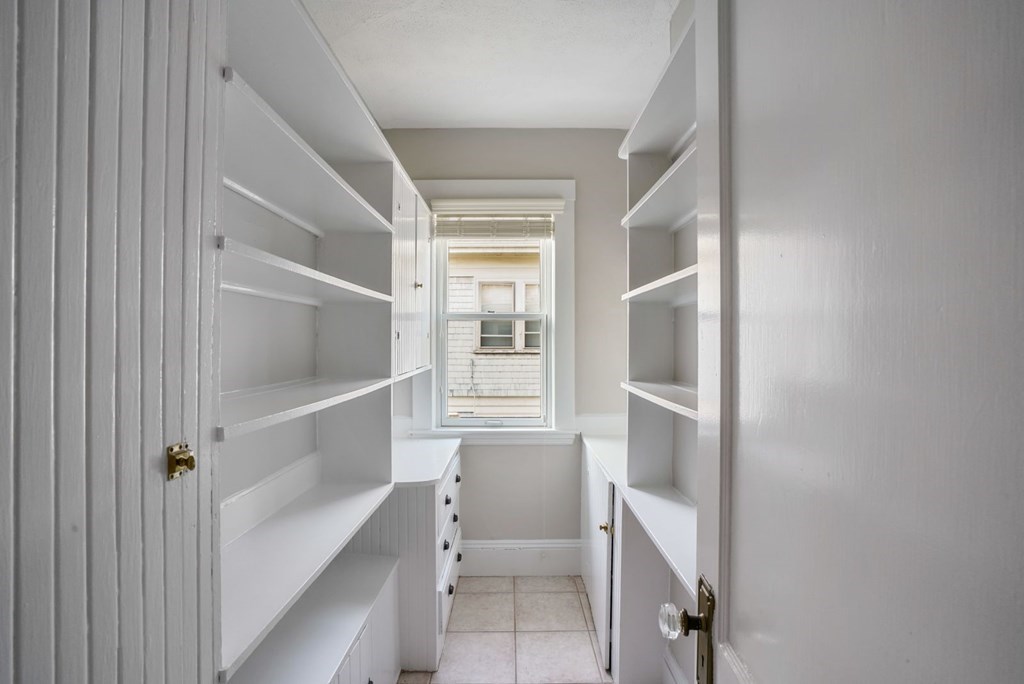 32 Commonwealth Road, Unit 2 Watertown, MA 02472 - Photo 8 of 21 Gallery Image 8