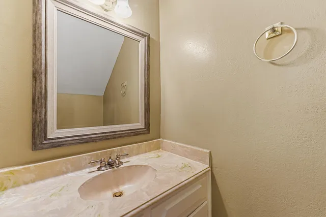 $140,000 | 5237 Arboles Drive, Unit C, Houston, TX 77035