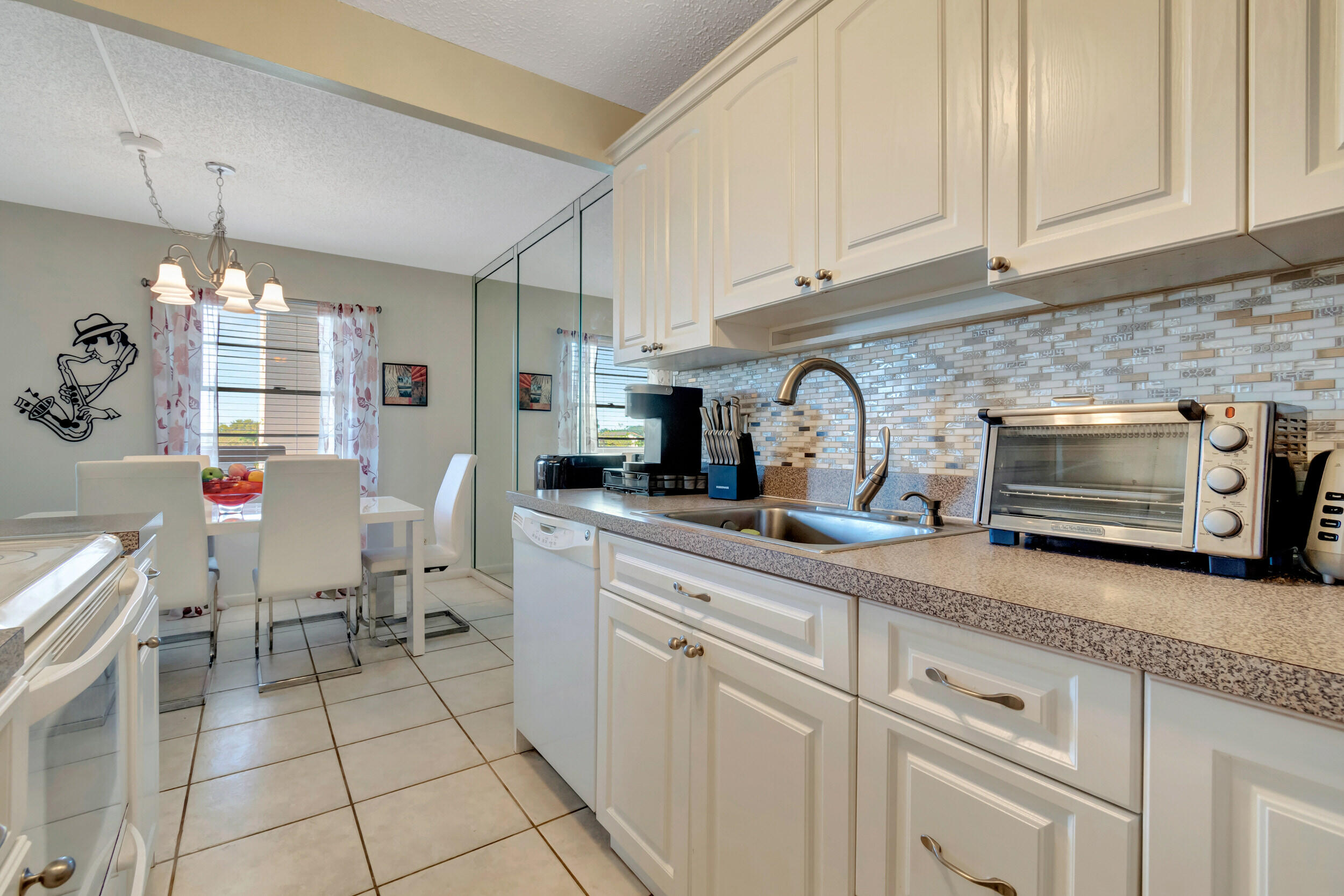 3002 Cornwall East Boca Raton, FL 33434 - Photo 11 of 63 15_dsc_5876